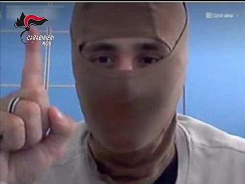 Islamici ideavano attentati: uno va ai domiciliari, l'altra torna in libertà: È bufera