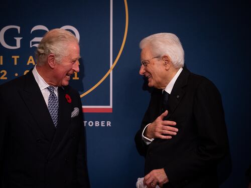 Mattarella superstar. I Grandi lo rimpiangono: "Perché non rimani?"