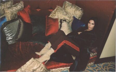 Kim Kardashian: calze a rete provocanti 25