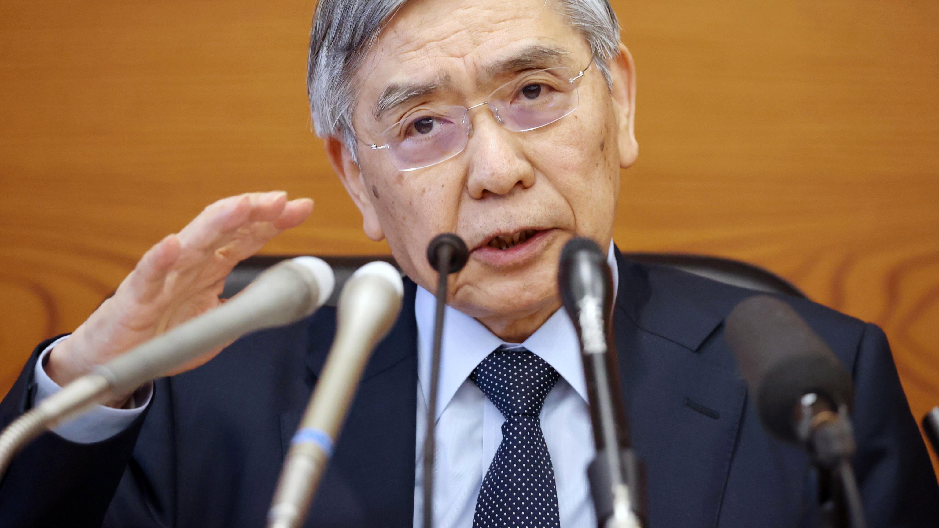 Tokio rafforza il bazooka. Ma le Borse si spaventano