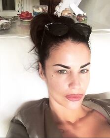 Antonella Mosetti, il costume è micro 6