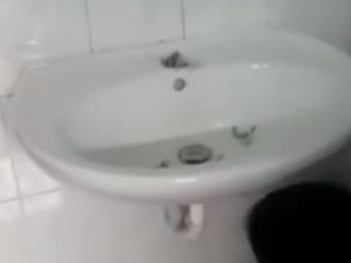 Ladri entrano a scuola e rubano i rubinetti
