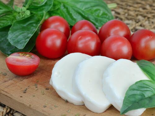 Mozzarelle ritirate dai supermercati per presenza di metallo: ecco i cinque lotti segnalati