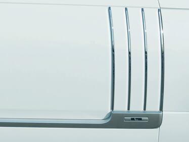 Range Rover LWB e Autobiography Black 13