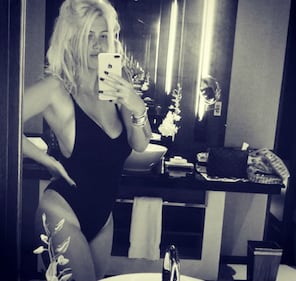 Wanda Nara sexy in rosa 9