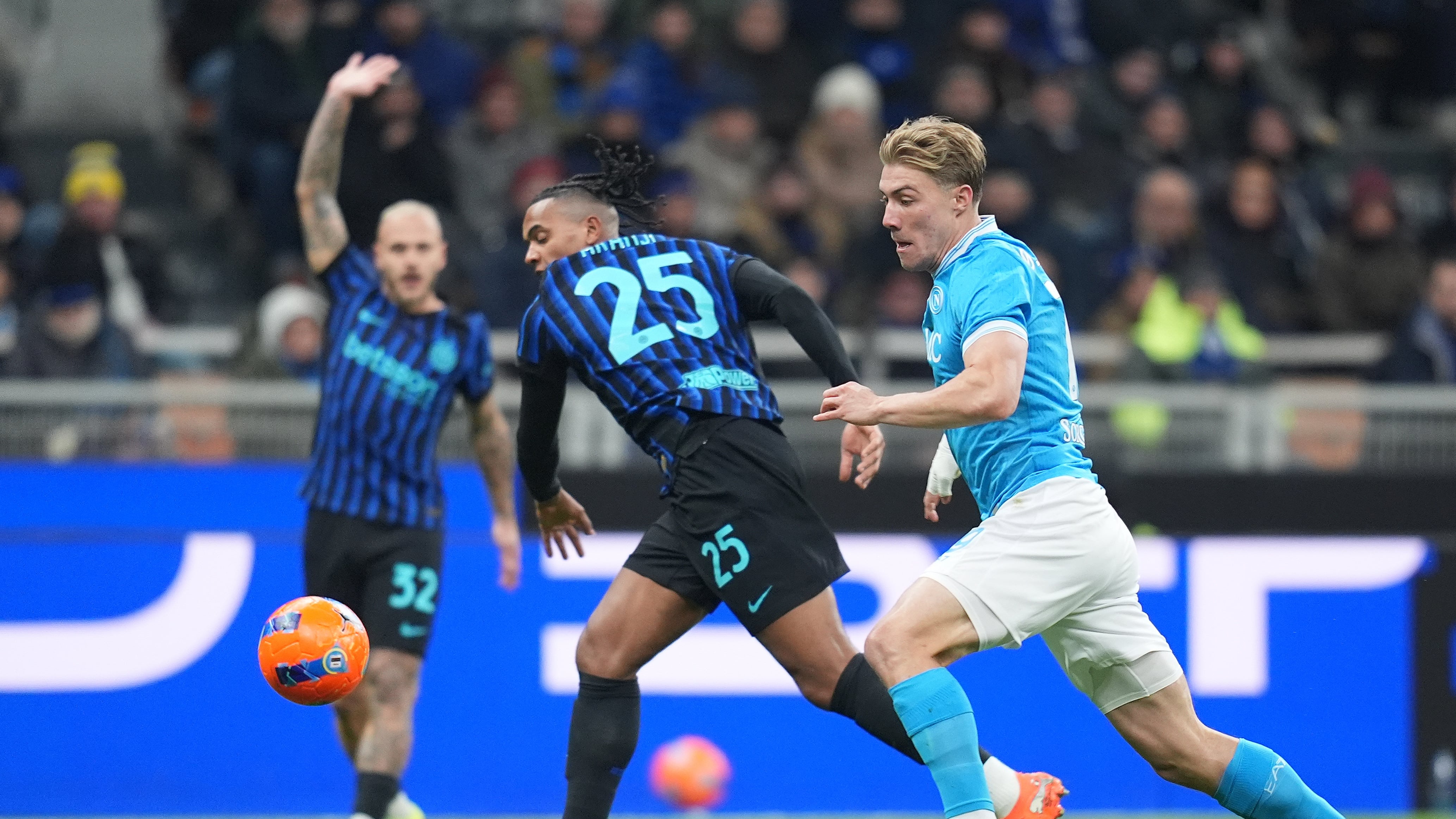 Gol ed emozioni a San Siro: finisce 2-2 la sfida scudetto tra Inter e Napoli
