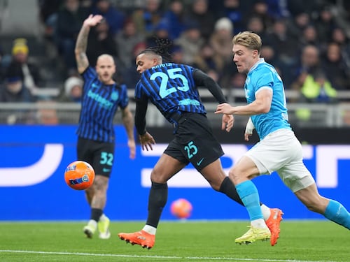 Gol ed emozioni a San Siro: finisce 2-2 la sfida scudetto tra Inter e Napoli