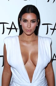 Kim Kardashian nuda nel deserto 6
