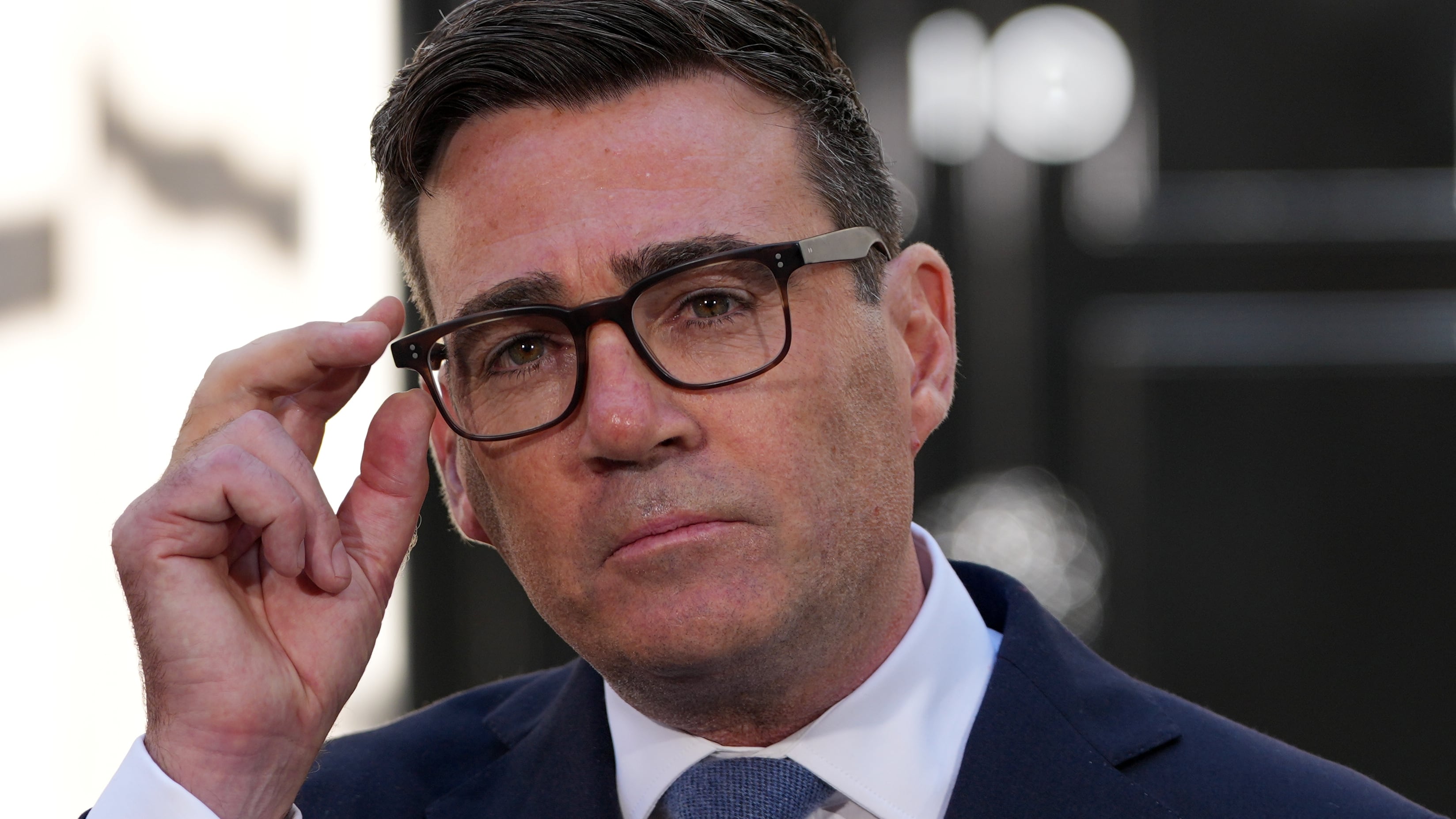 Burnham toglie l'Iva sulle bollette e purga i fedelissimi di Starmer
