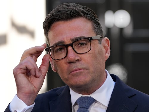 Burnham scarica i migranti sulla middle-class
