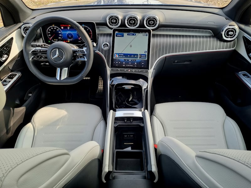 Mercedes-Benz GLC, guarda le foto 22