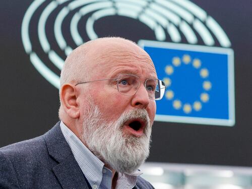 Europa e Germania ci lasciano a piedi: sì al motore termico con gli "e-fuels". No ai biocarburanti
