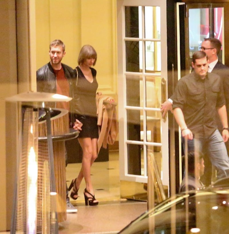 Taylor Swift e Calvin Harris festeggiano il primo anniversario: foto 11