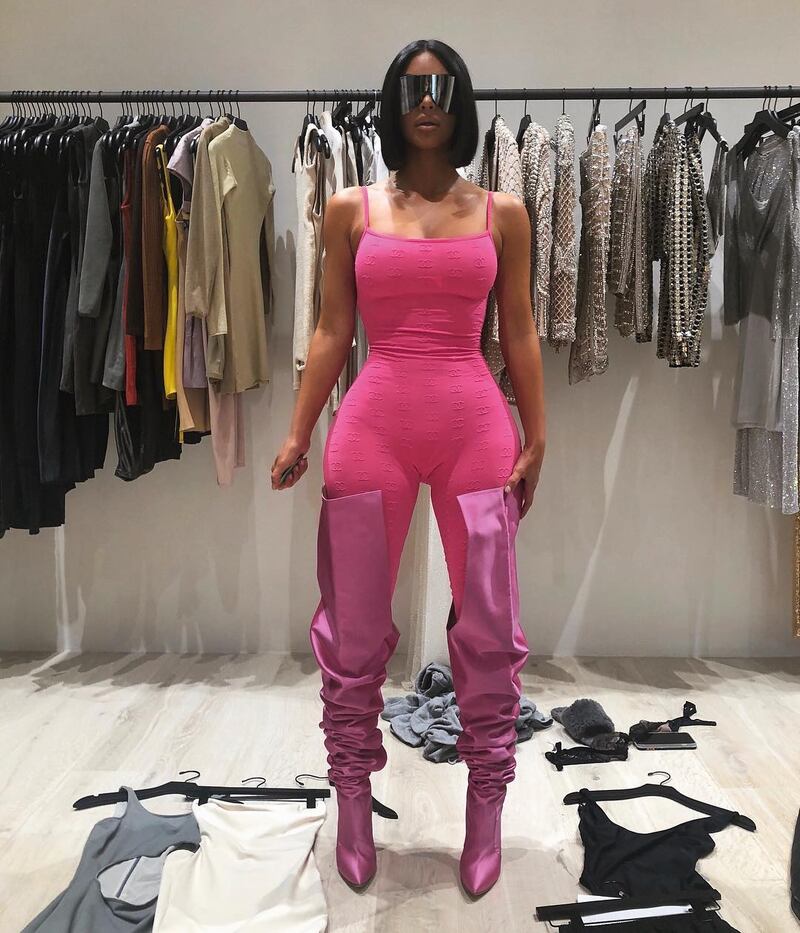 Kim Kardashian mozzafiato su Instagram: foto 9
