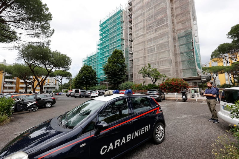 Coppia trovata morta a Roma: la scientifica al lavoro 1