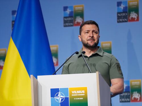 E Zelensky "purga" l'ambasciatore a Londra