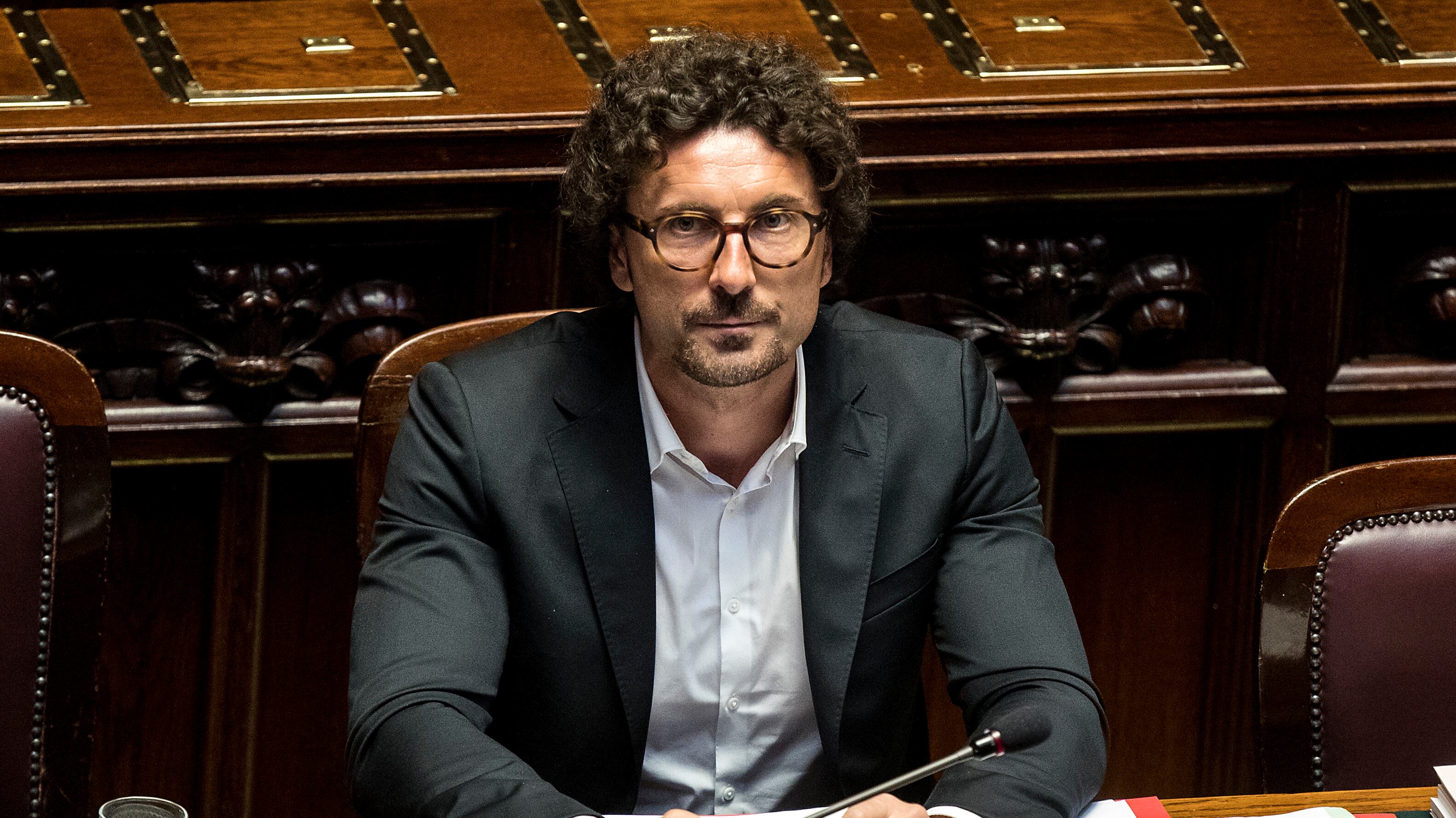 Il governo spiana Autostrade: in un mese i soldi per il ponte
