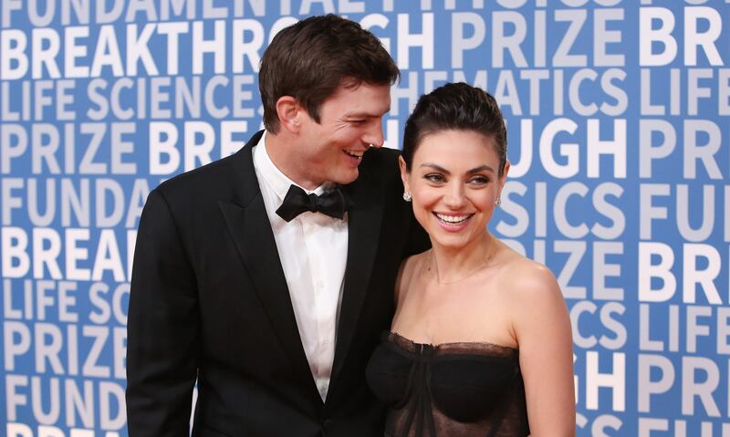 Ashton Kutcher e Mila Kunis sexy insieme 4