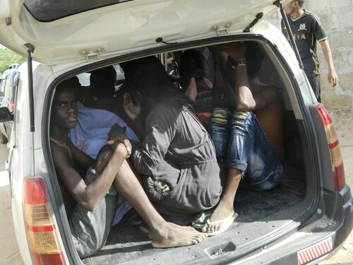 Garissa, nel campus del massacro. Un sesto uomo in arresto in Kenya