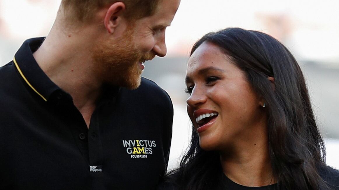 Il battesimo di Archie sta già facendo infuriare gli inglesi. Arrivano Kate e William