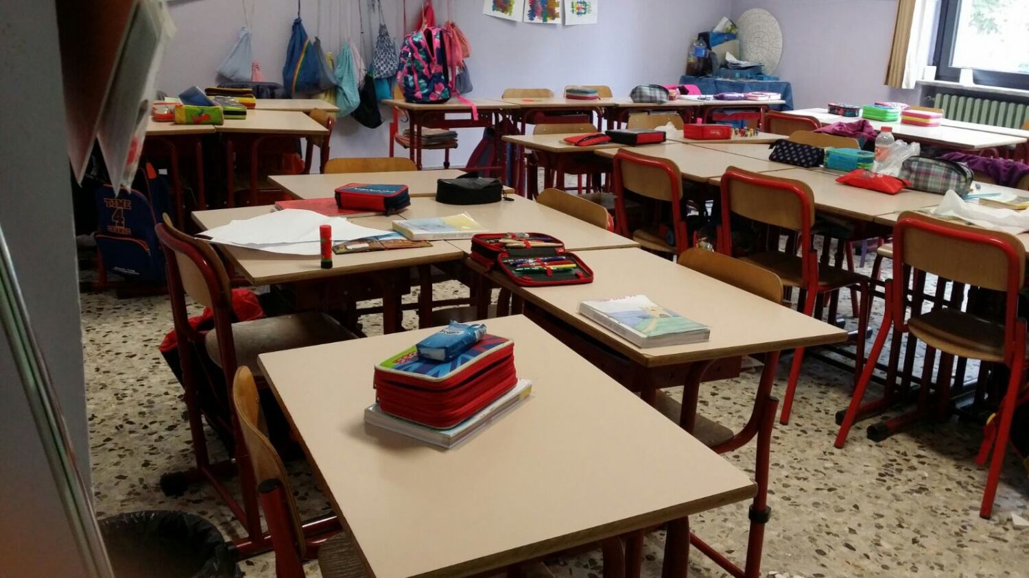 Docente in congedo da settembre torna per un giorno e così salta la supplente
