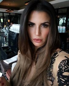Claudia Galanti, seno in vista a Milano 23