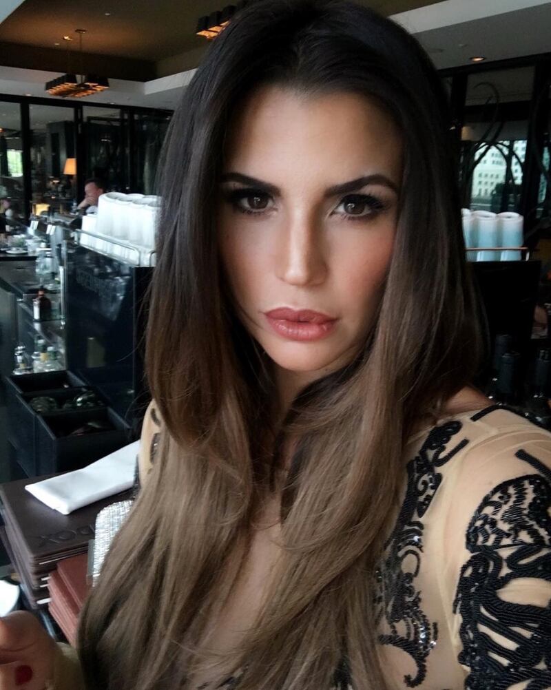 Claudia Galanti, seno in vista a Milano 23