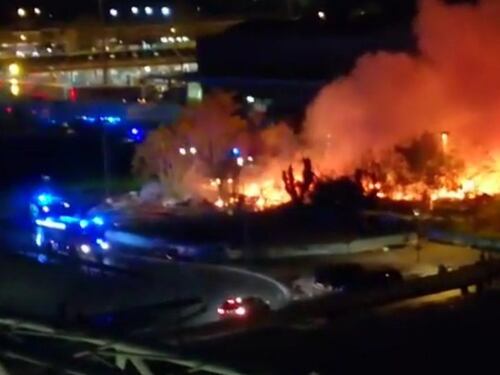 Milano, ennesimo incendio devasta il campo rom di via Bonfadini