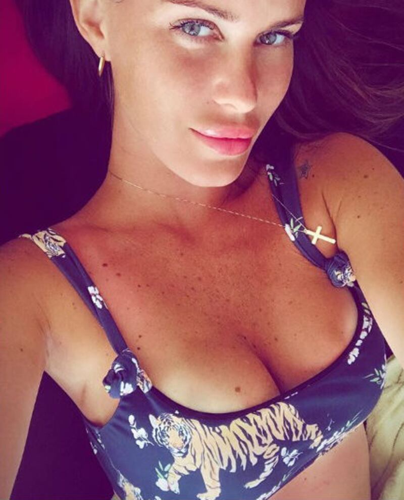 Natalie Weber, le foto più sexy della moglie di Mauro Zarate 1