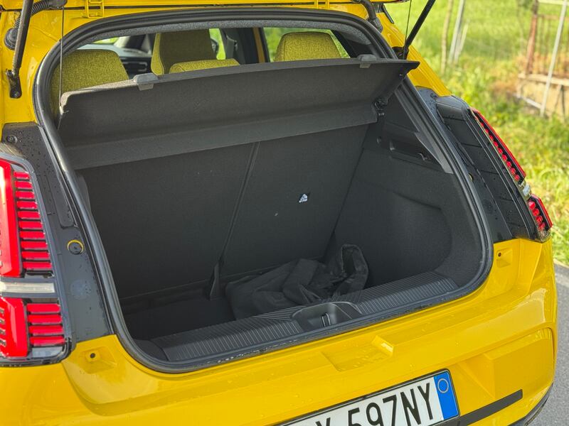 Renault 5 E-Tech: guarda la gallery della nuova elettrica dal design iconico 10