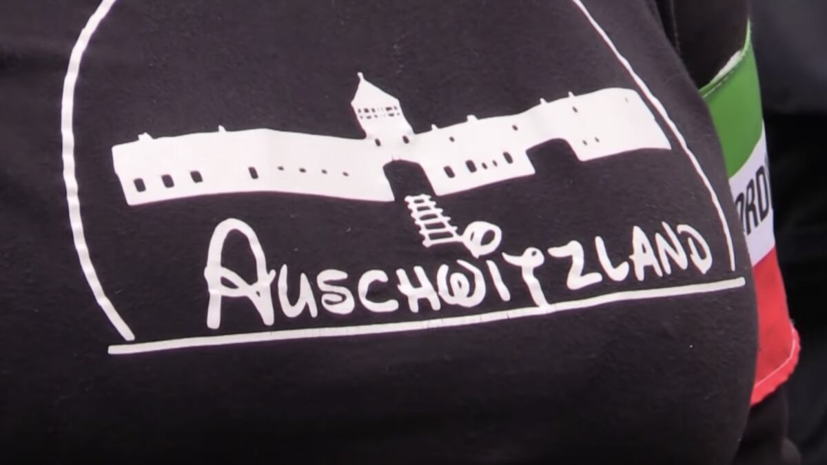 "Auschwitzland" non è reato. Il giudice la assolve per apologia al fascismo