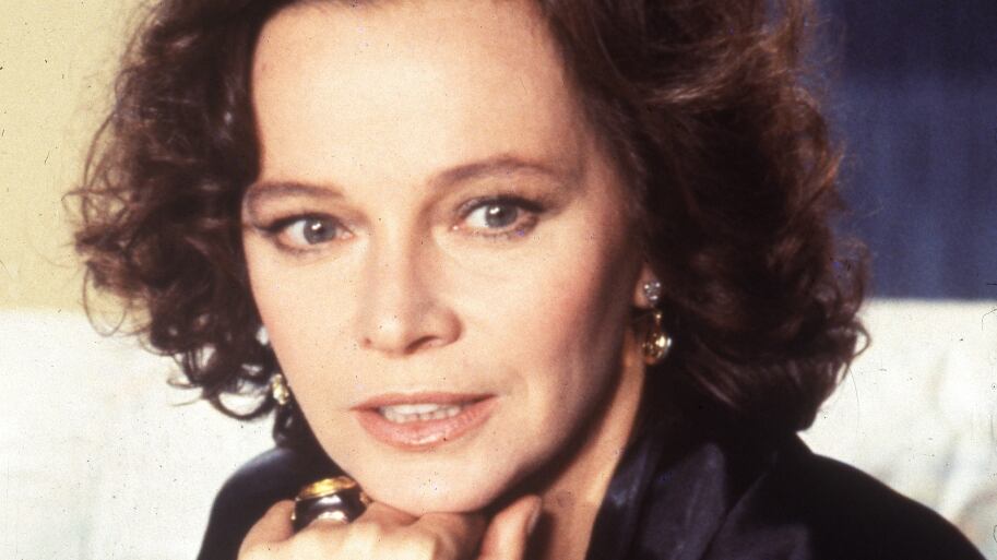 L'icona sexy, i guai giudiziari, l'infarto. Perché Laura Antonelli è morta sola e povera