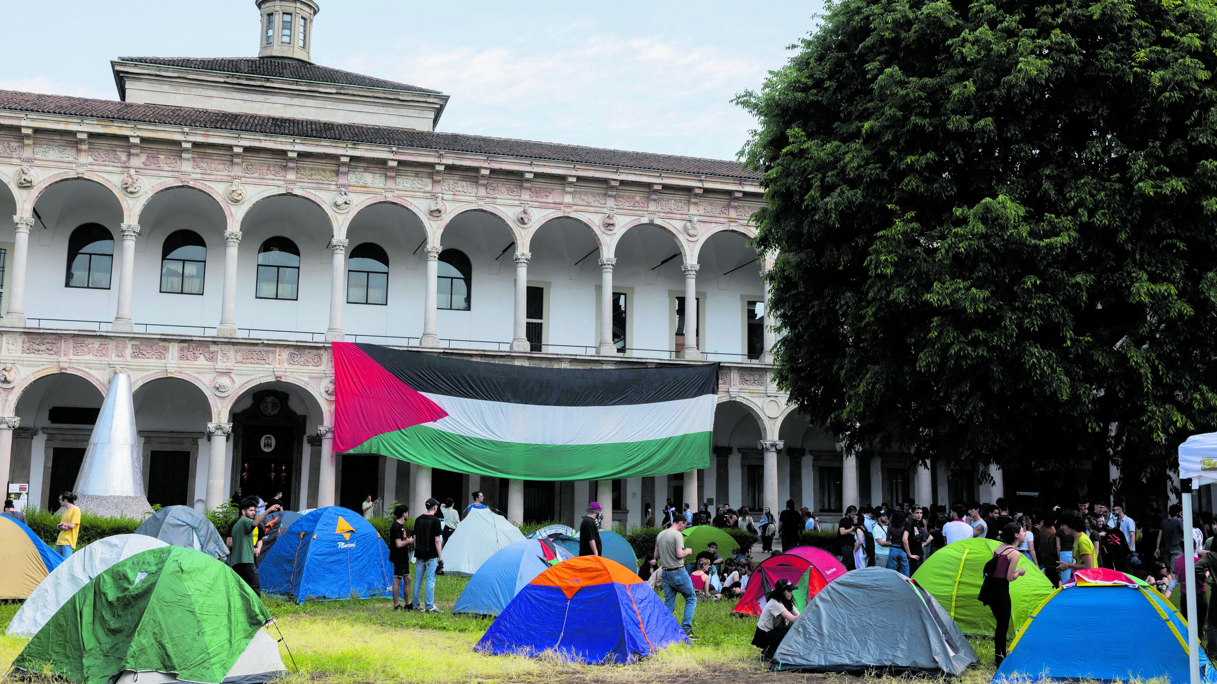 Israeliana, no alla laurea. Ora i pro Pal alzano il tiro