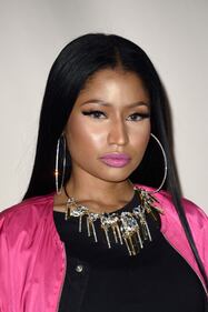 Nicki Minaj fuori di seno alla Paris Fashion Week 31