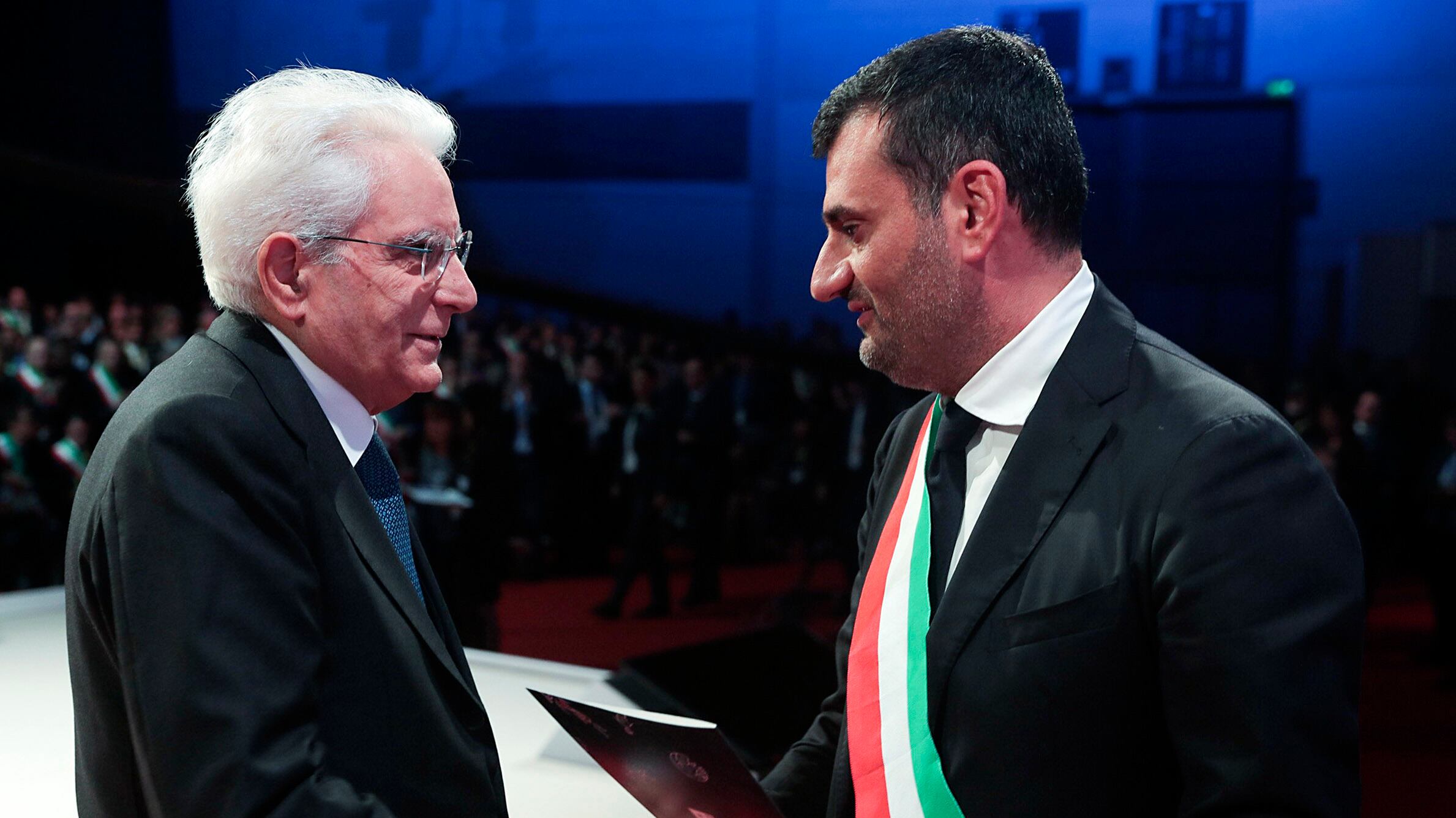Il governo vede i sindaci ribelli (che attaccano ancora Salvini)