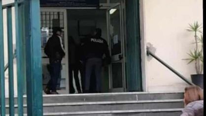 Vandalizzato il liceo Caccioppoli: indagano le forze dell’ordine