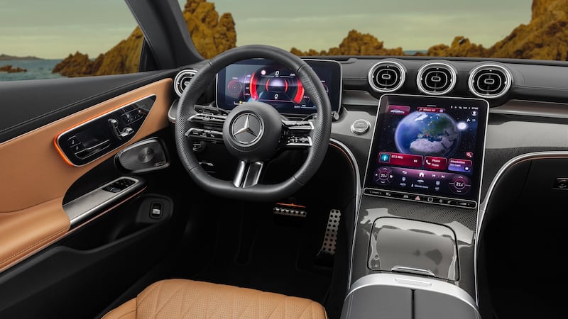 Mercedes CLE 200: la gallery della coupè mild-hybrid benzina 12