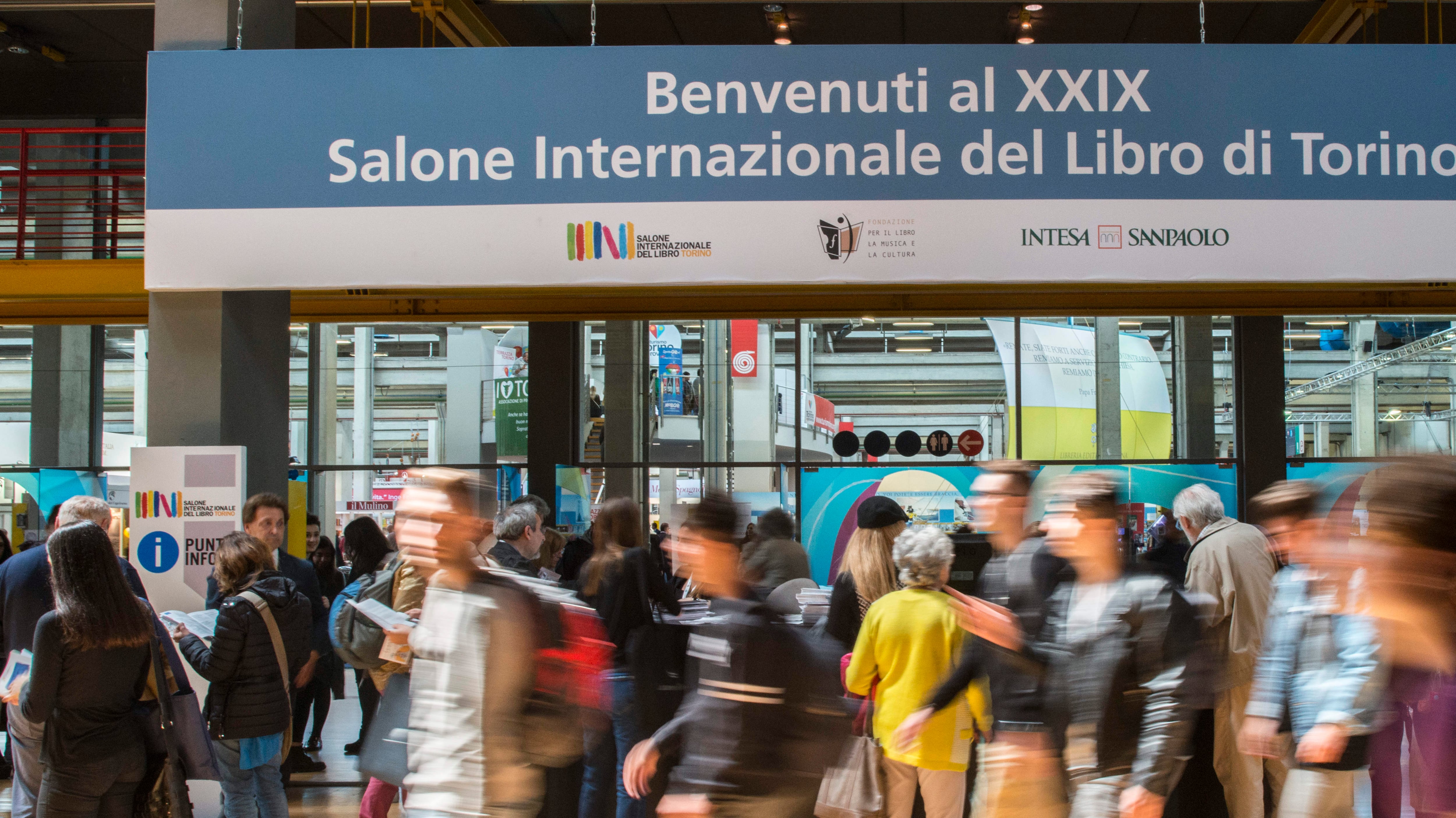 Torino, chiusa l'inchiesta sul Salone del Libro: gli indagati sono 29. Tra loro anche Fassino