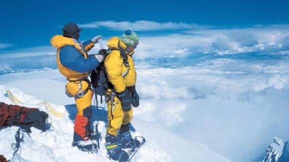 Giù dall'Everest con lo snowboard e Marco Siffredi scompare nel nulla