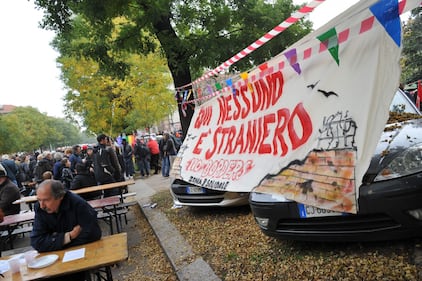 I centri sociali festeggiano coi migranti 5