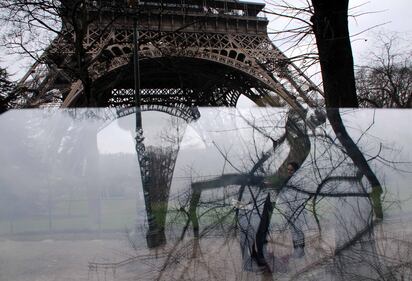 La parete di vetro anti-terrorismo intorno alla Tour Eiffel 9
