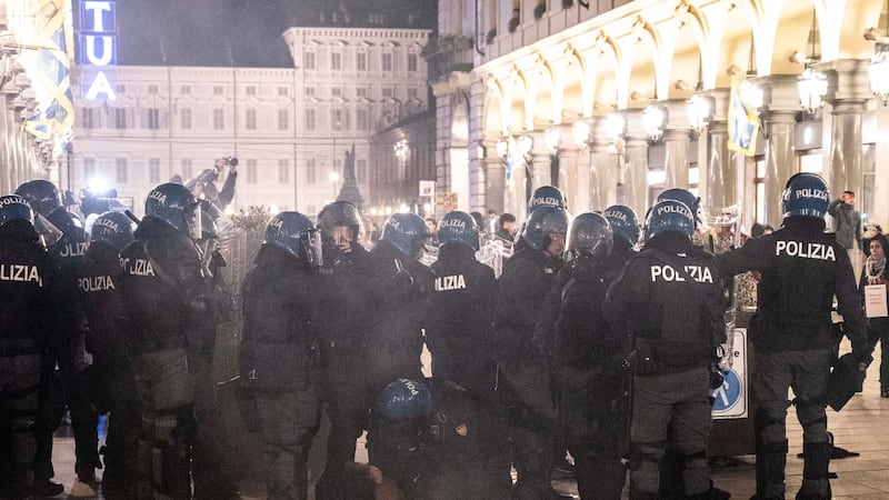 Corteo dei pro Pal a Torino: la convocazione di Askatasuna termina con gli scontri