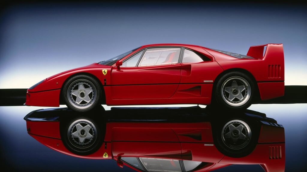 Ferrari F40, l'eredità del Drake e il duello tra passato e futuro