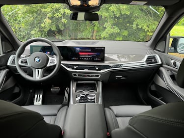BMW X5 M60i: guarda la gallery del super SUV tedesco da 530 CV 16