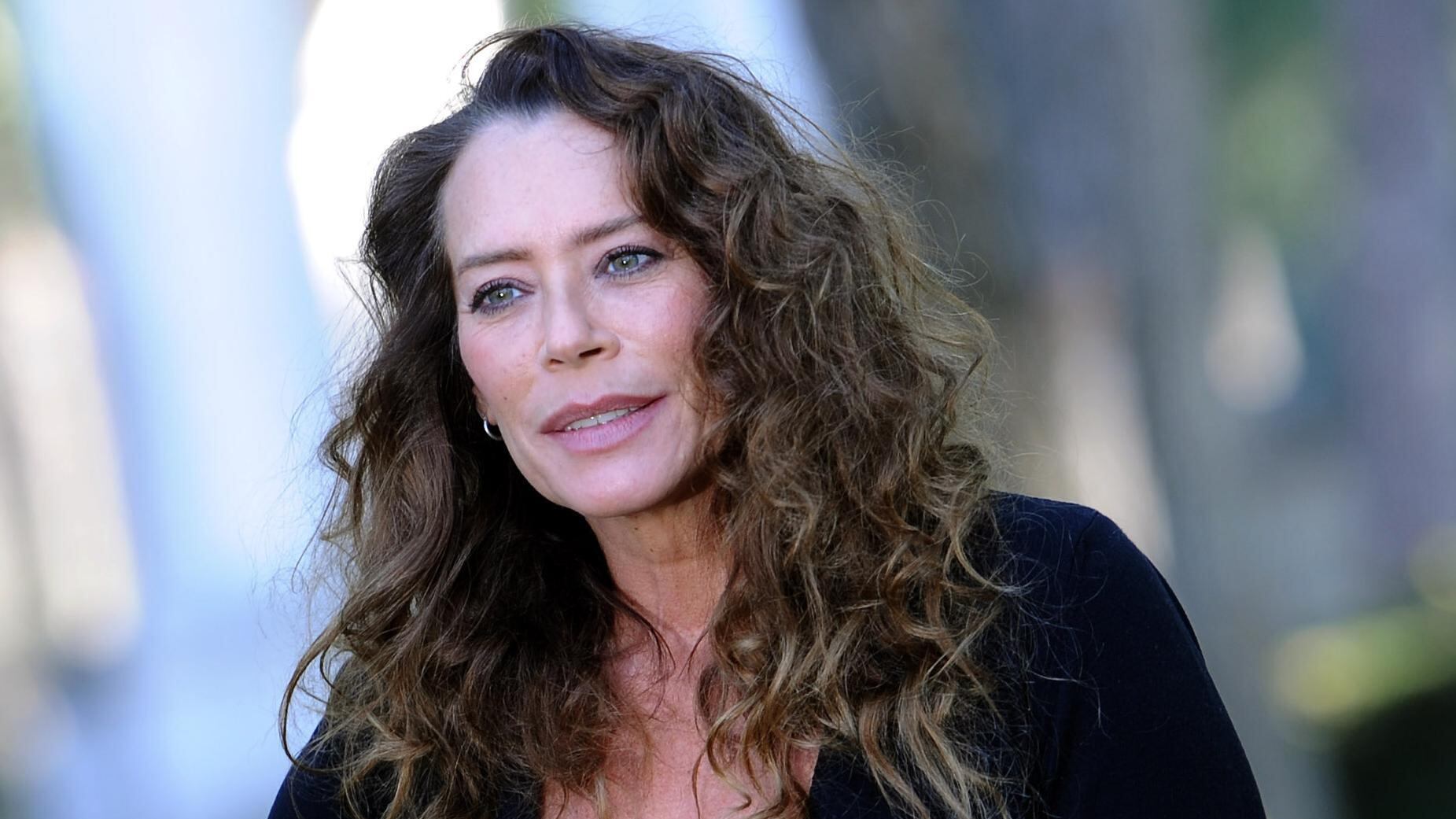 Barbara De Rossi ora narra gli «Amori criminali»Nuovo corso In onda su Raitre La protagonista di mille fiction debutta venerdì come conduttrice