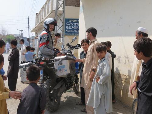 La solidarietà viaggia in moto: 25mila km per aiutare i bimbi