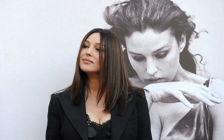 Monica Bellucci diventa la Madonna per beneficenza 13