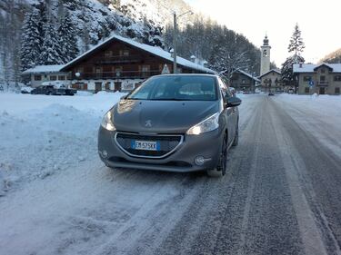 Peugeot 208 1.2 VTi 3