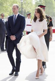Kate come Marilyn: il vento gioca con la gonna 2