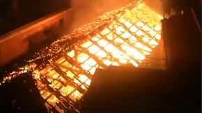 Torino, in fiamme il tetto della cavallerizza reale, patrimonio dell'Unesco